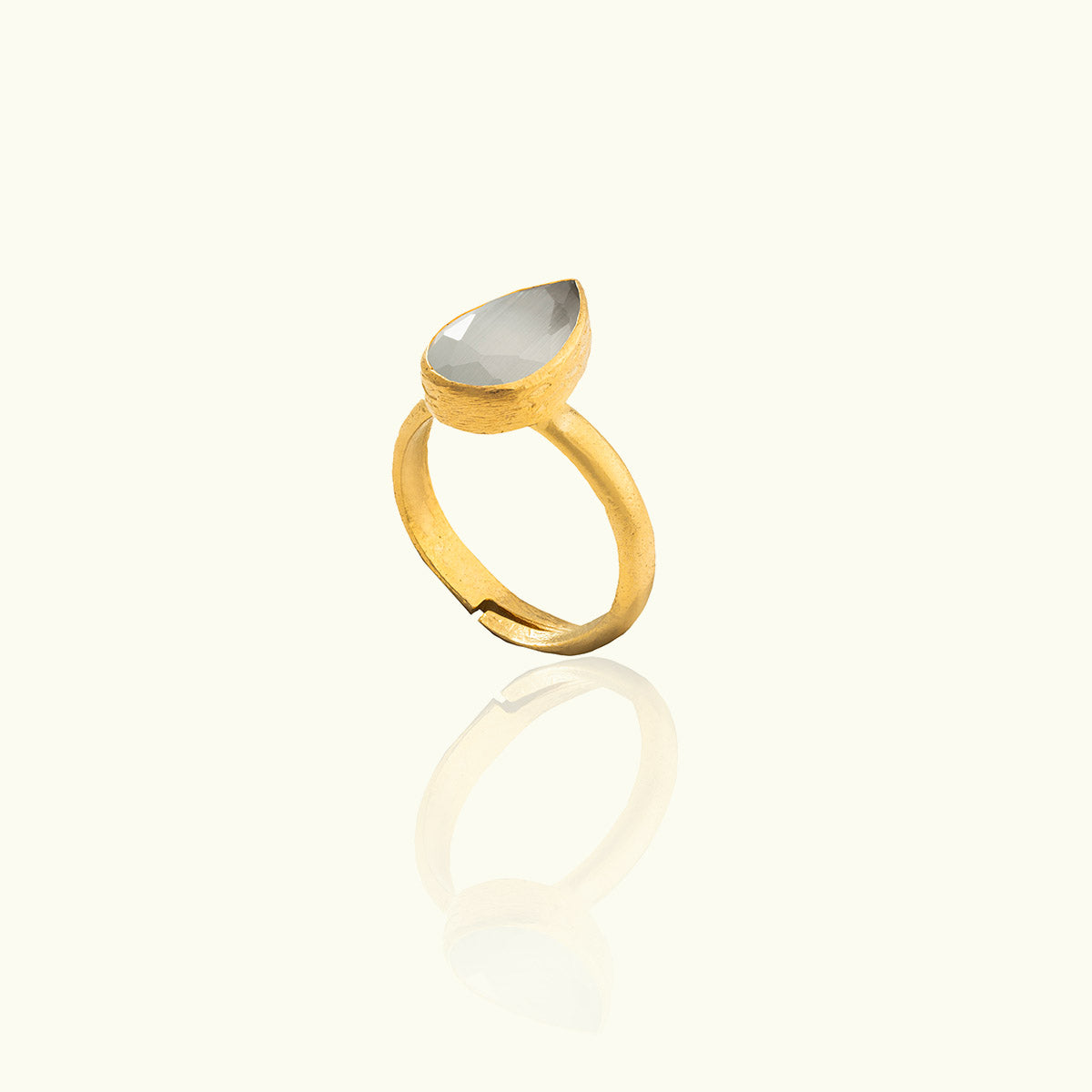 Single Teardrop Gold Ring