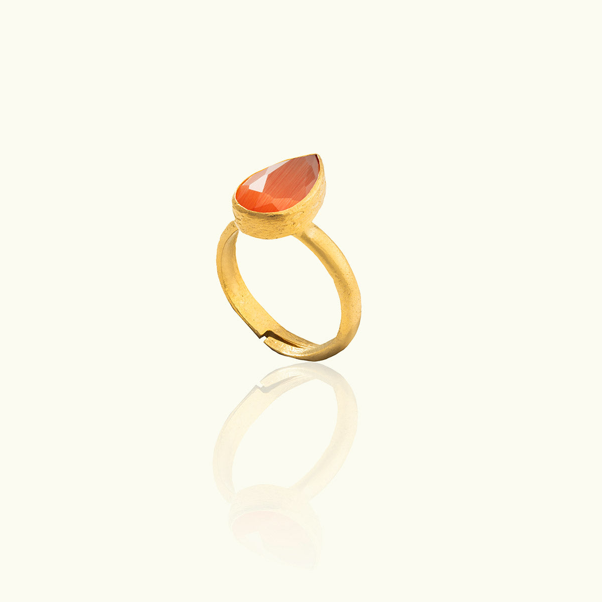 Single Teardrop Gold Ring